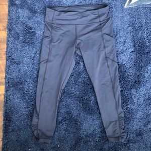 Lululemon pace revival crop